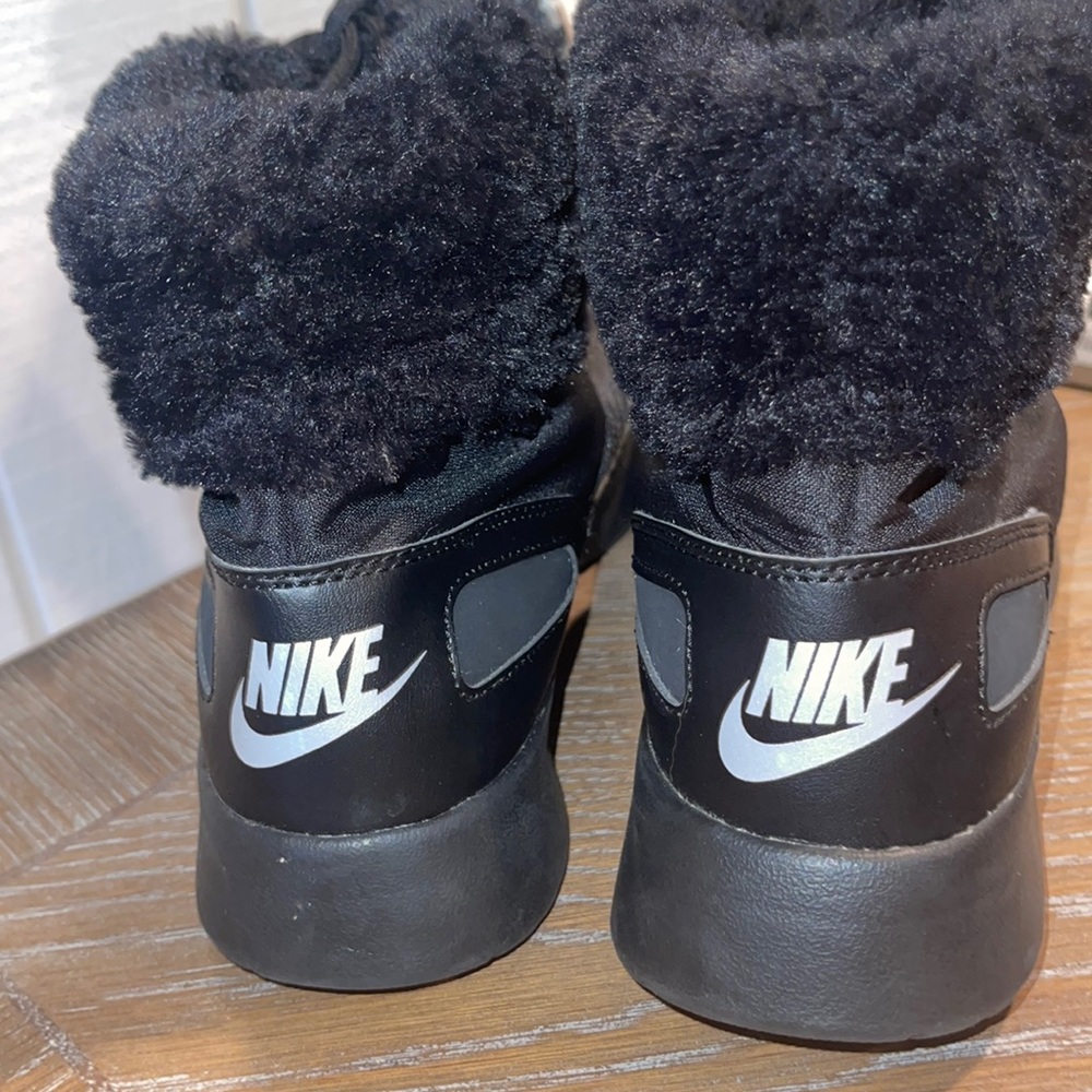 Nike Kaishi Faux Fur High Black Winter Boots Size 6.5